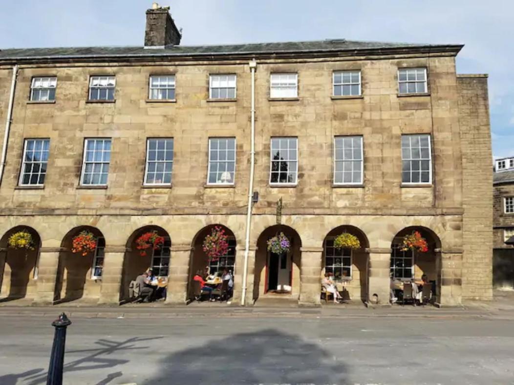 No 6 The Square Tearooms & Accommodation Buxton  Exterior photo