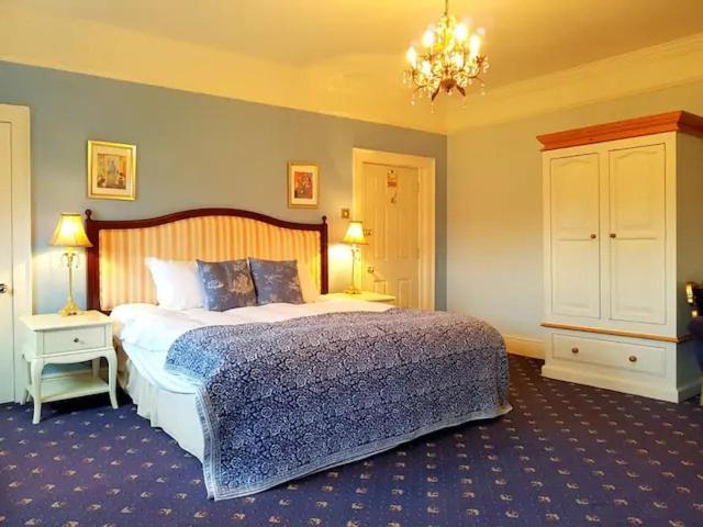 No 6 The Square Tearooms & Accommodation Buxton  Exterior photo