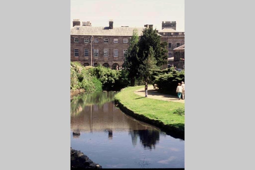 No 6 The Square Tearooms & Accommodation Buxton  Exterior photo